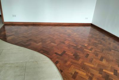 6 Bed Townhouse with En Suite in Lavington - 2