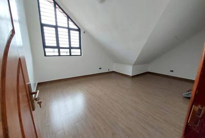 6 Bed House with En Suite at Daykio Bustani - 3