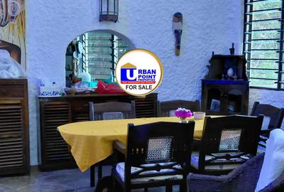 4 Bed Villa with En Suite in Watamu - 2