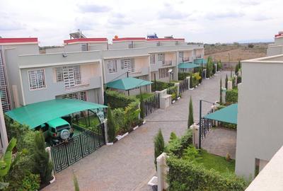 4 Bed House with En Suite at Yukos