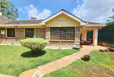 3 Bed House with En Suite in Rosslyn