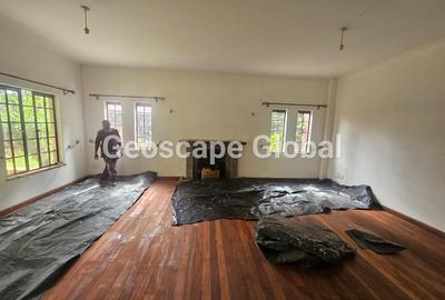 5 Bed House with En Suite in Runda