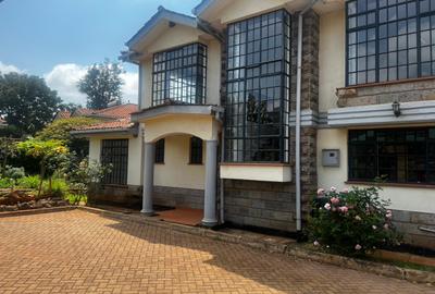 4 Bed Townhouse with En Suite in Rosslyn - 3