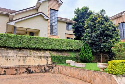 4 Bed Townhouse with En Suite in Kitisuru