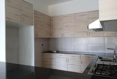 2 Bed Apartment with En Suite in Westlands Area - 3