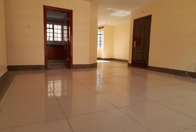 3 Bed Apartment with En Suite in Syokimau