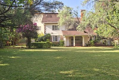 5 Bed Townhouse with En Suite in Spring Valley - 2