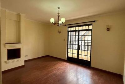 5 Bed Townhouse with En Suite in Lavington - 3