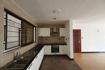 2 Bed Apartment with En Suite in Parklands - 4