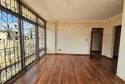 5 Bed Townhouse with En Suite in Lavington