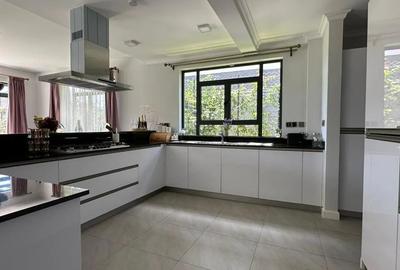 4 Bed Townhouse with En Suite in Runda - 3