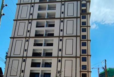 2 Bed Apartment with En Suite in Brookside - 4