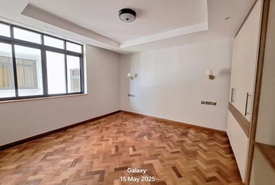 4 Bed Apartment with En Suite at Riverside Drive - 2