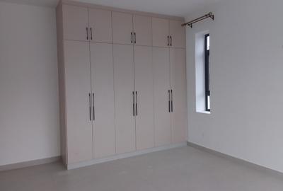 3 Bed Apartment with En Suite in Westlands Area - 4