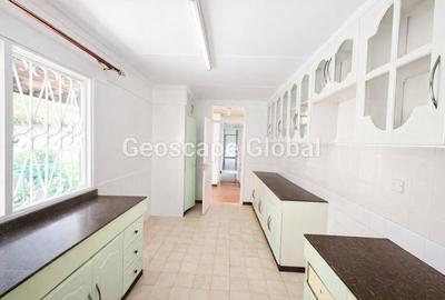 5 Bed House with En Suite in Kyuna - 4