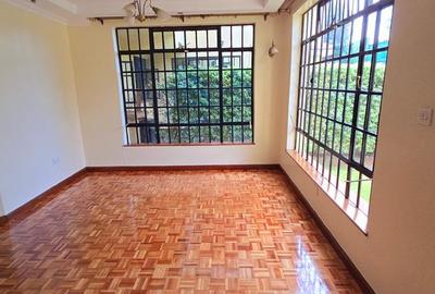 4 Bed Townhouse with En Suite at Lavington - 4