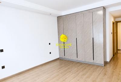 2 Bed Apartment with En Suite in Riverside - 3