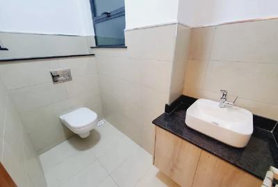2 Bed Apartment with Gym in Kilimani - 2