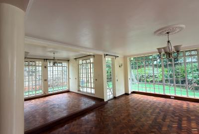 5 Bed Townhouse with En Suite in Lavington - 3