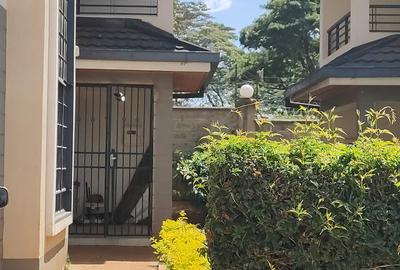 4 Bed Townhouse with En Suite at Near Isk - 4