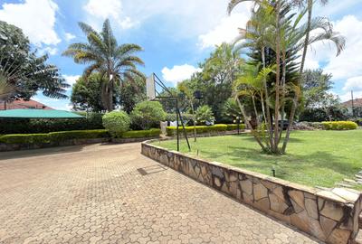 5 Bed House with En Suite at Nyari - 4