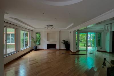 4 Bed Townhouse with En Suite at Riverside Drive - 4