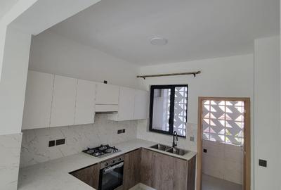 2 Bed Apartment with En Suite in Brookside - 2