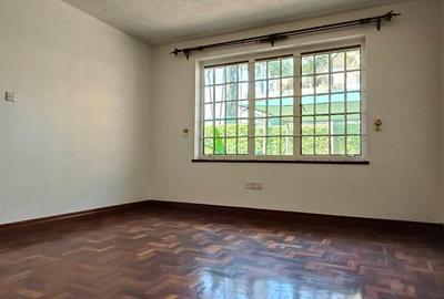 5 Bed Townhouse with En Suite in Runda - 3