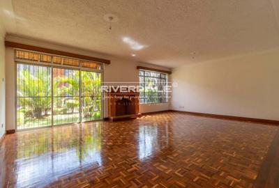 5 Bed Townhouse with En Suite in Brookside