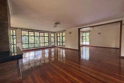 6 Bed House with En Suite in Kitisuru