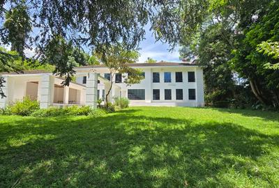 5 Bed House with En Suite in Gigiri