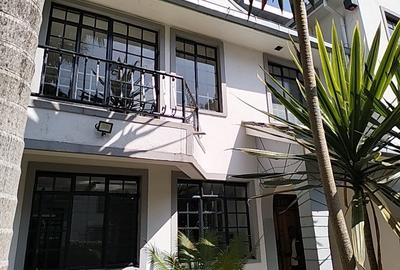 4 Bed Townhouse with En Suite at Lavington