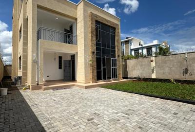 4 Bed Townhouse with En Suite in Juja