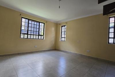 5 Bed House with En Suite in Garden Estate - 3