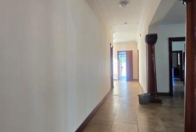 4 Bed House with En Suite in Lavington