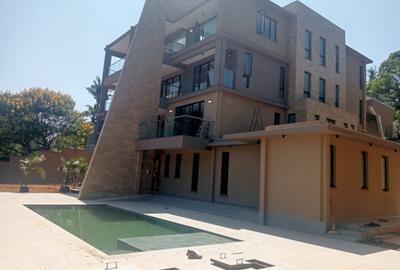 6 Bed House with En Suite at Nyari