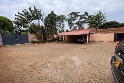 5 Bed House with En Suite in Runda - 4