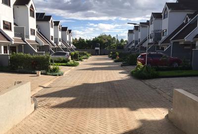 5 Bed Villa with En Suite at Varsity Ville