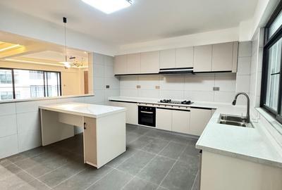 4 Bed Apartment with En Suite in Kileleshwa - 4