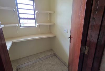 4 Bed Apartment with En Suite at Dennis Pritt - 4