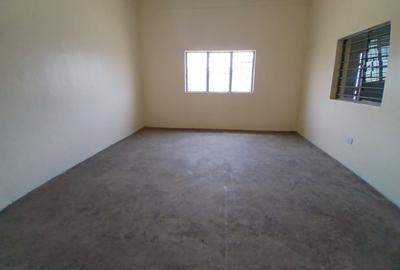 8,500 ft² Warehouse with Parking at Cabanas - 3