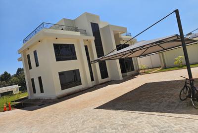 5 Bed House with En Suite at Loresho