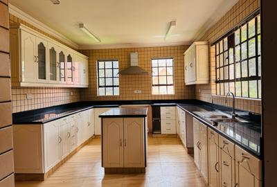4 Bed Townhouse with En Suite at Kitisuru Rd