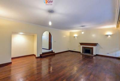 3 Bed Apartment with En Suite in Riverside - 4