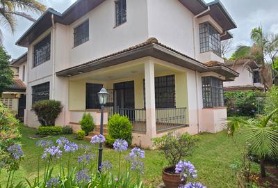 5 Bed Townhouse with En Suite at Lavington Green - 3