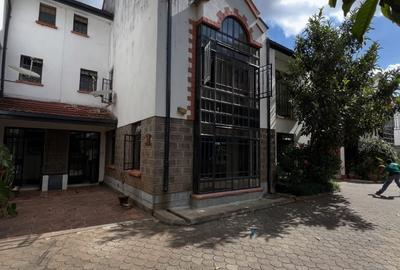 5 Bed Townhouse with En Suite in Lavington