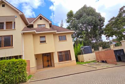 5 Bed Townhouse with En Suite at Lavington Green - 3