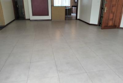 3 Bed Apartment with En Suite in Westlands Area - 4