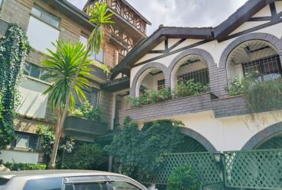 Serviced 2 Bed Apartment with En Suite at Rhapta Road