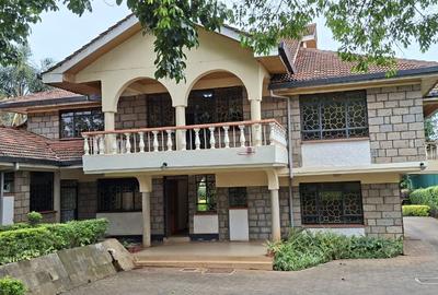 5 Bed House with En Suite in Runda